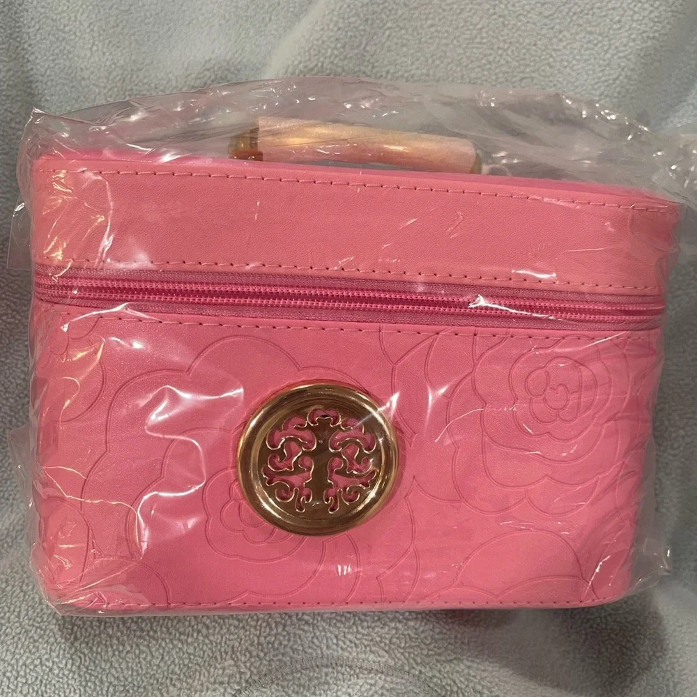 Pink Embossed Women's jewelry/cosmetic bag 8x5x5 inches LWH - Picture 1 of 4